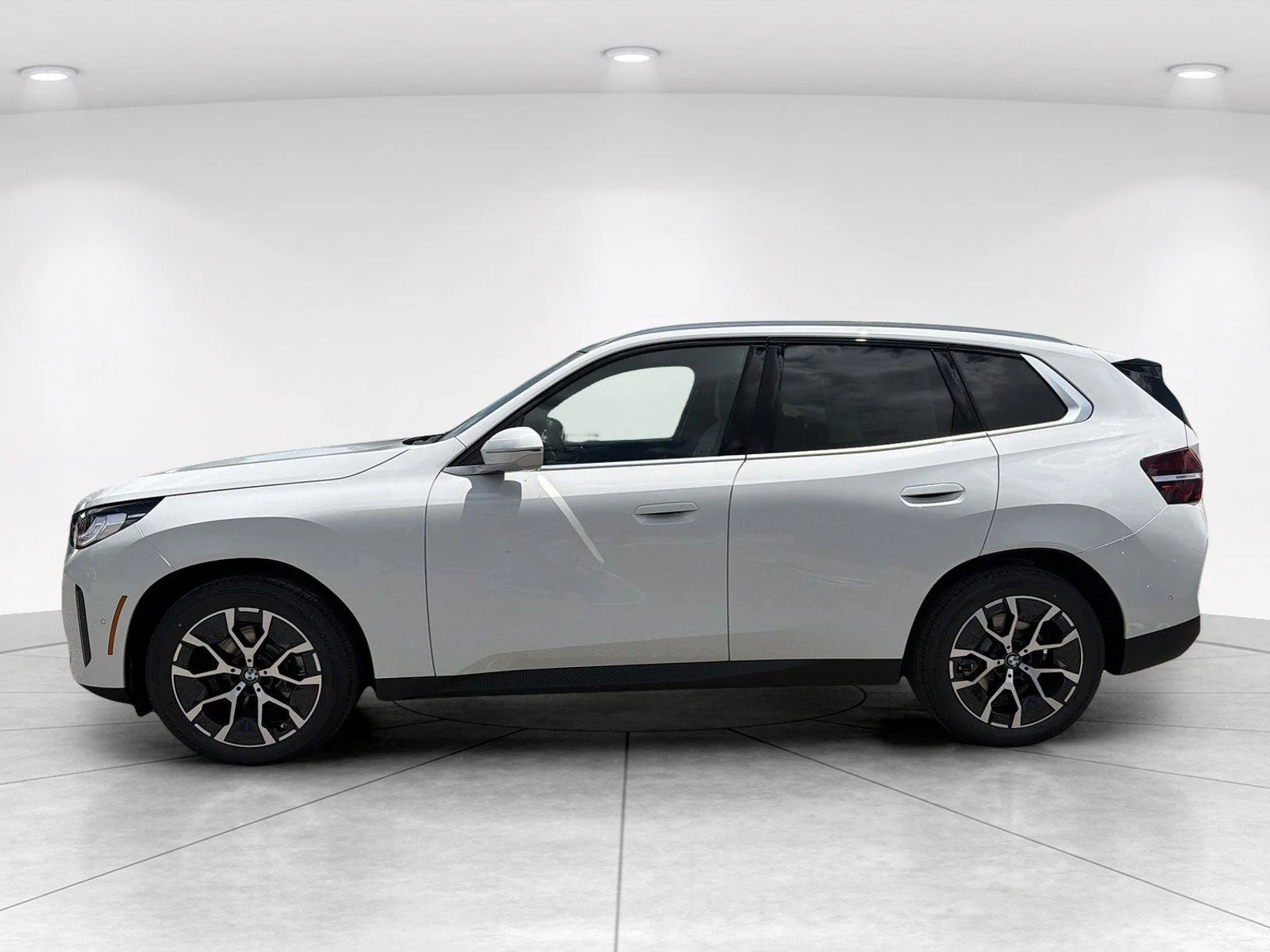 New 2026 Alpine White BMW 30 xDrive image 7