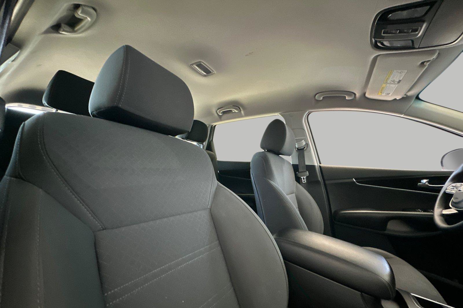 Used 2020 Silver Kia LX image 19