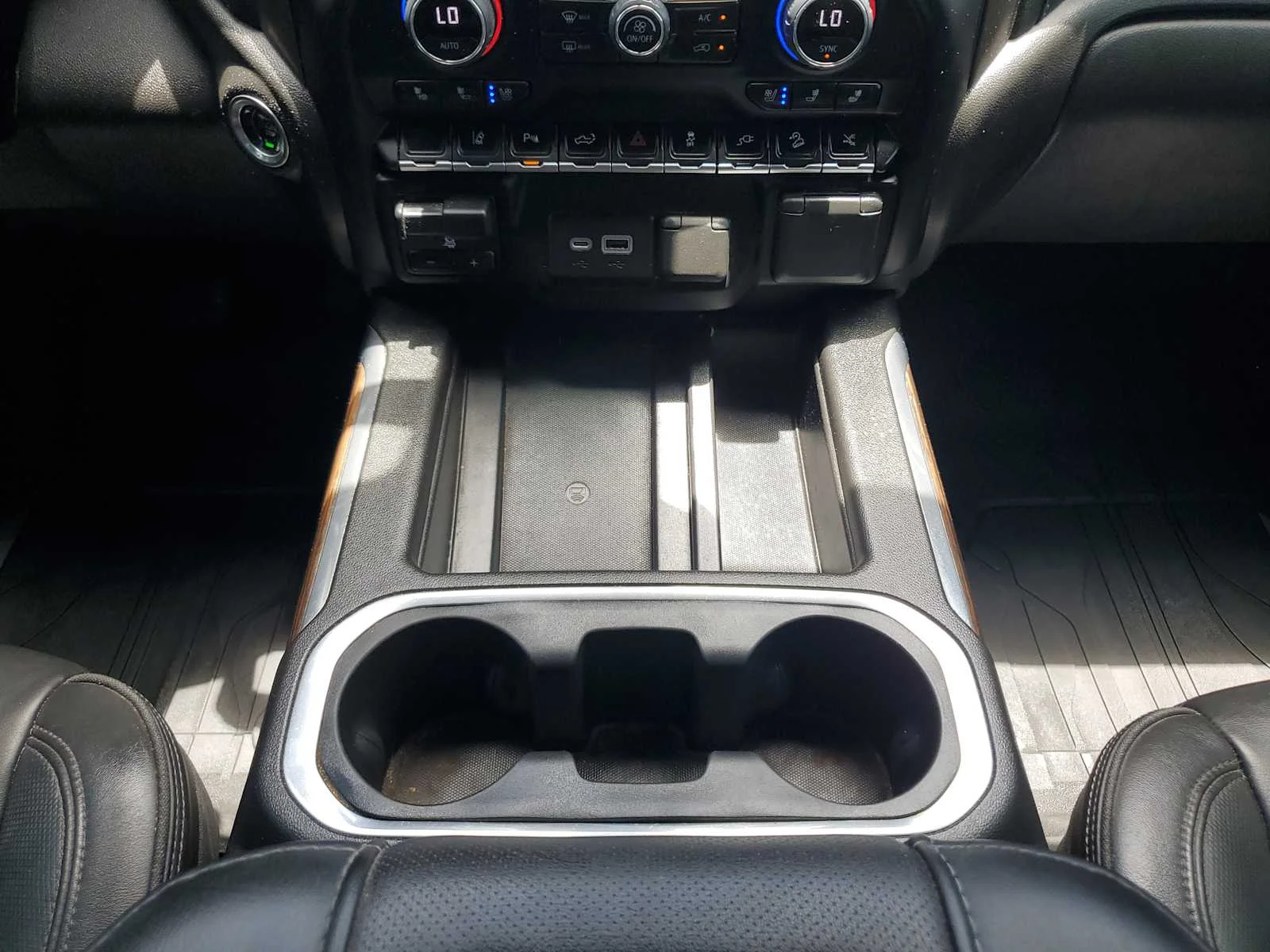 Used 2022 Black Chevrolet High Country image 17