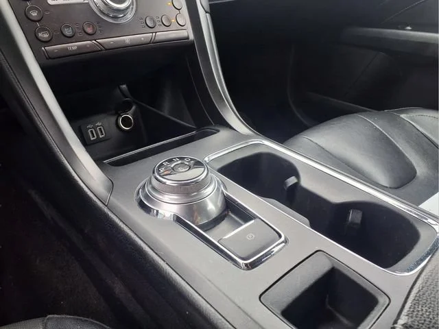 Used 2020  Ford Titanium image 8