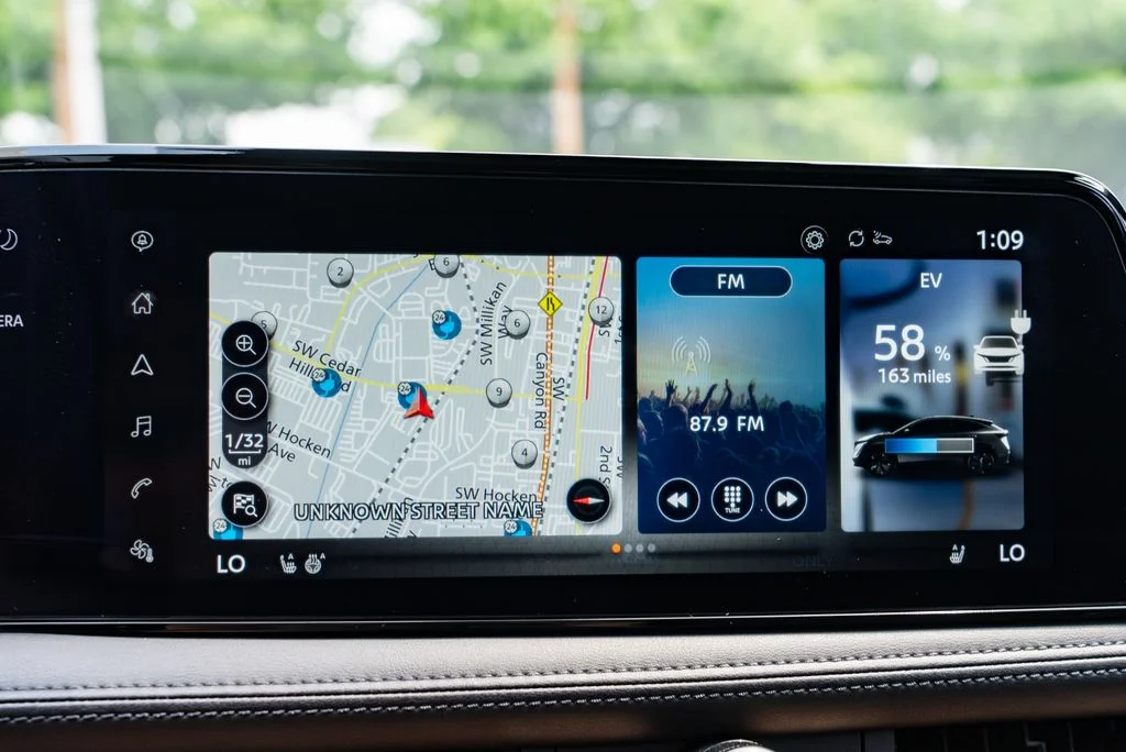Used 2023 Black Nissan EVOLVE+ image 17