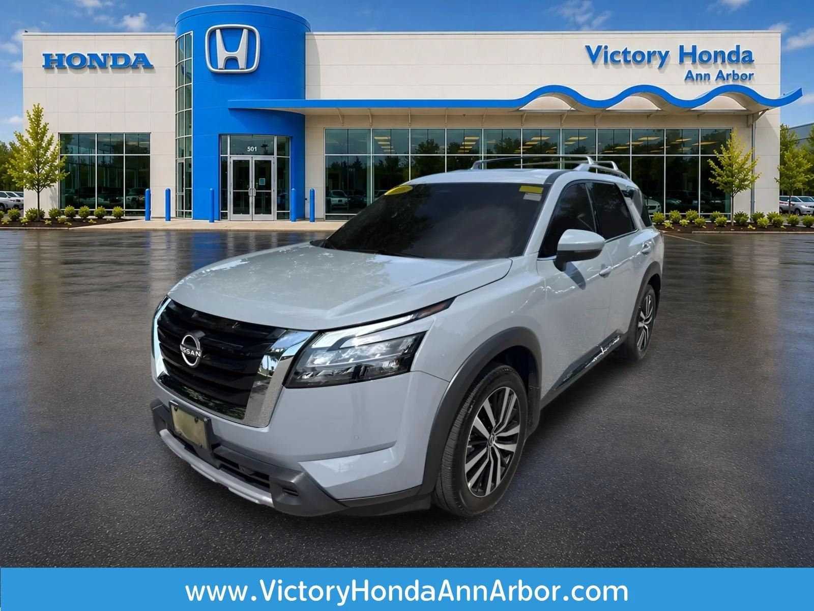 Used 2025 Boulder Gray Nissan Platinum image 1