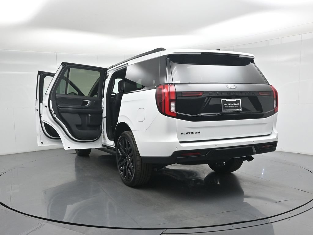 New 2026 Oxford White Ford Platinum image 28