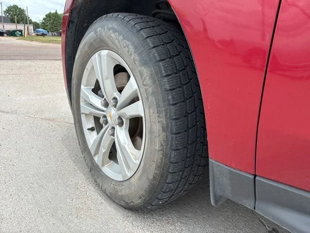 Used 2015 Red Chevrolet LT image 9