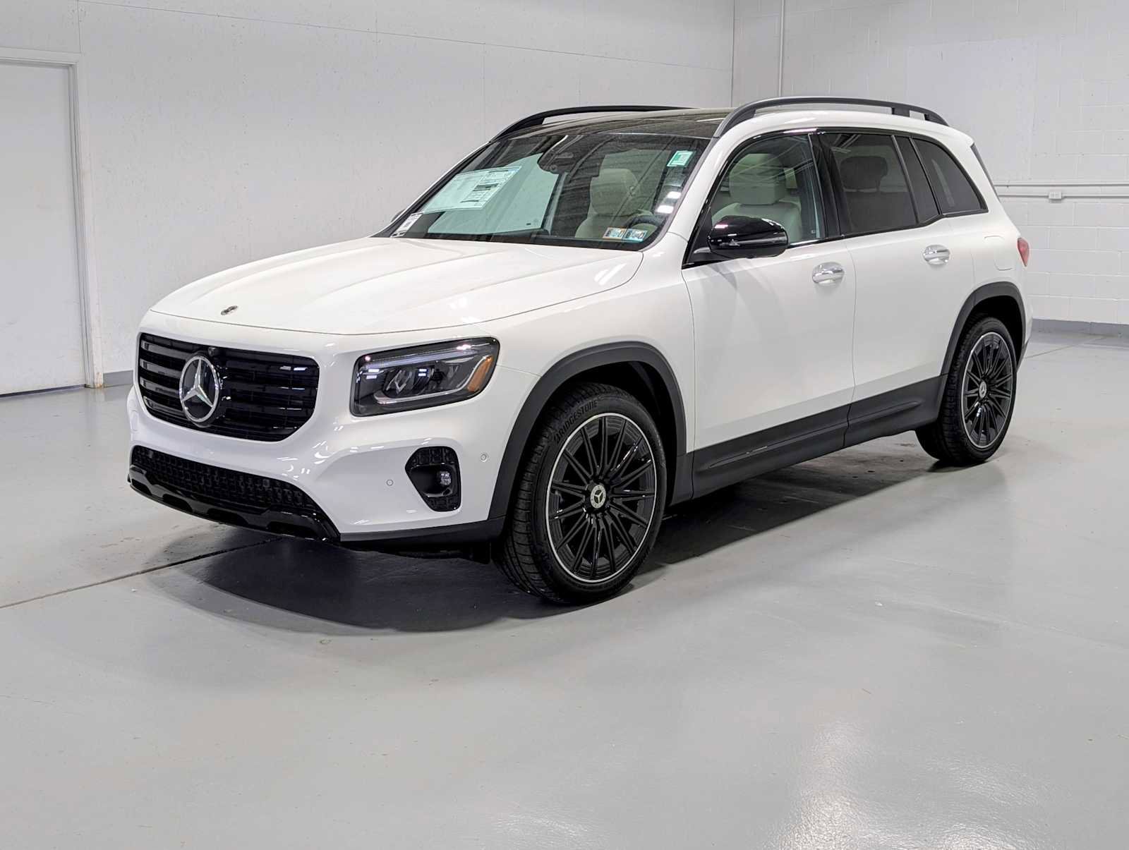 2026 Mercedes-Benz GLB GLB 250 4MATIC's photo