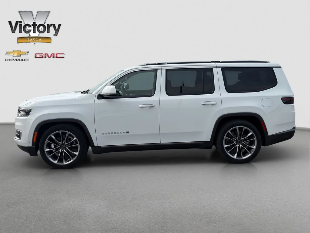 Used 2022 White Jeep Series III image 3