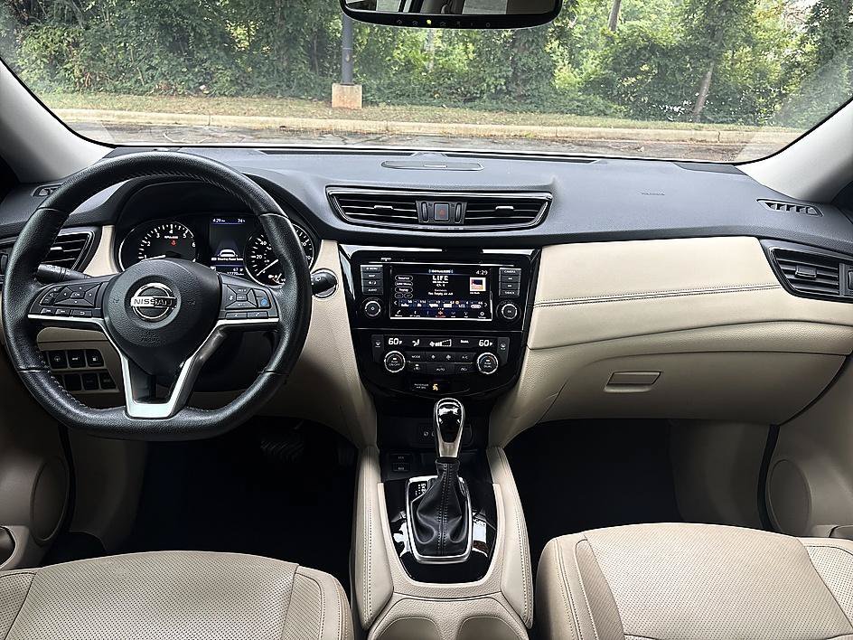 Used 2020 Pearl White Tricoat Nissan SL image 19