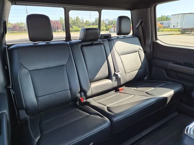 Certified Used 2024  Ford Lariat image 22