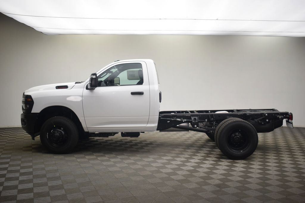 New 2026 Bright White Clear-Coat Exterior Paint RAM Tradesman image 14