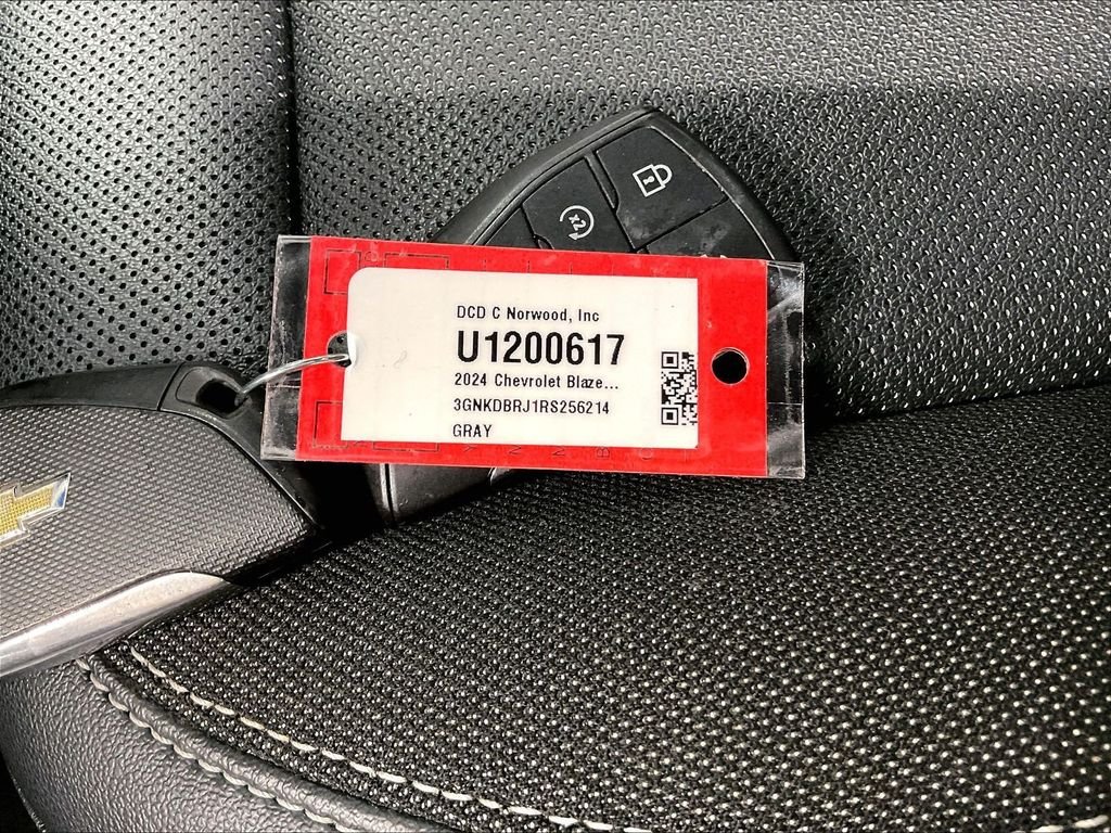 Used 2024 Gray Chevrolet LT image 31