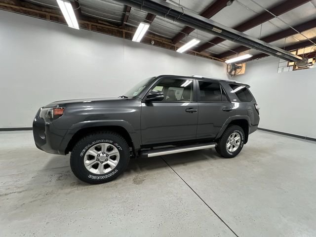 2016 Toyota 4Runner SR5 Premium photo 2