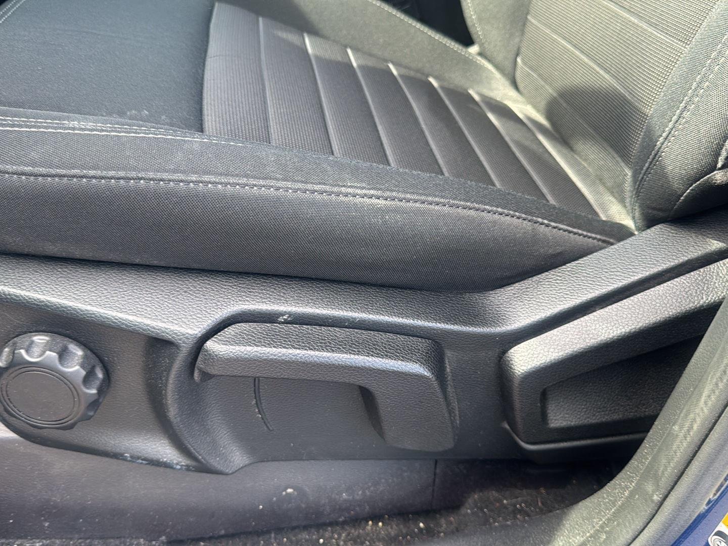 Used 2019 Lightning Blue Ford XLT image 7
