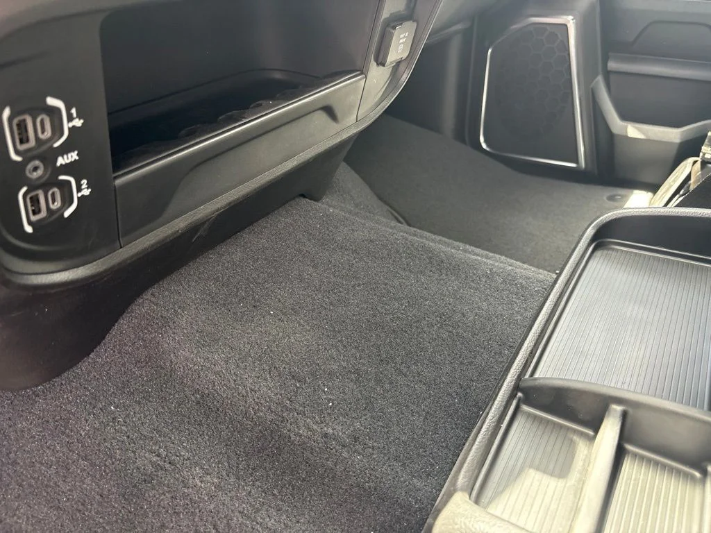 New 2026 Bright White Clear-Coat Exterior Paint RAM LARAMIE image 28