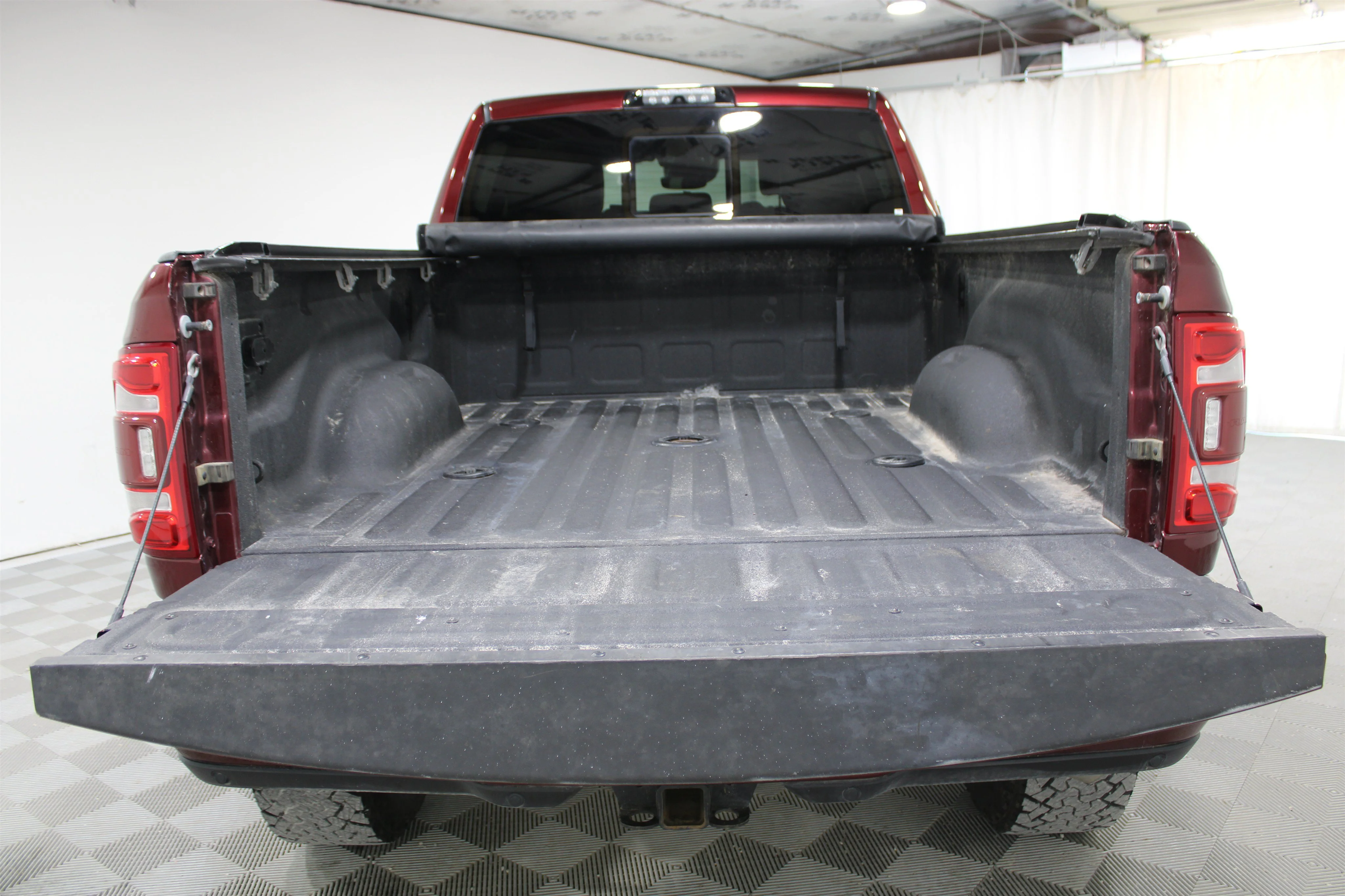 Used 2020 Delmonico Red Pearlcoat Ram Laramie image 20