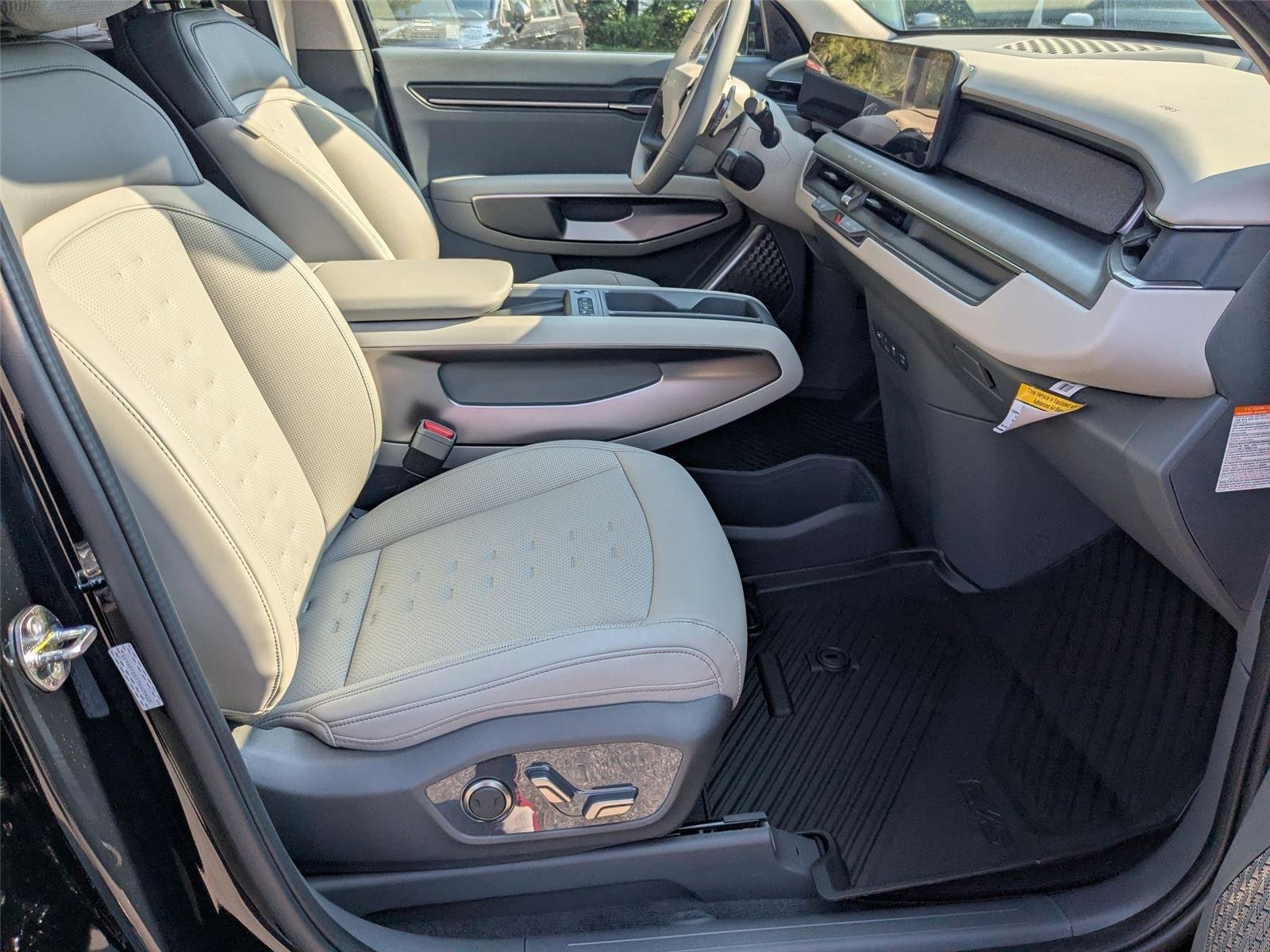 2026 Kia EV9 Wind - Photo 37