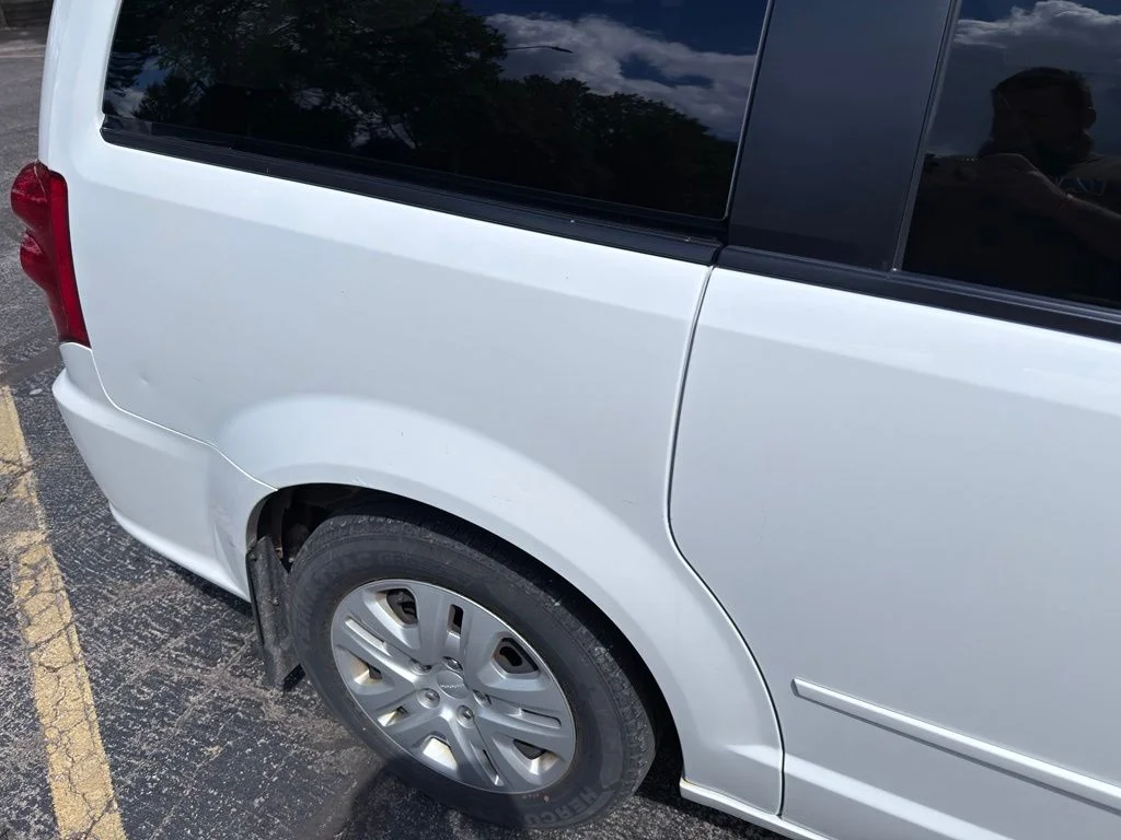 Used 2013 White Dodge SE image 7