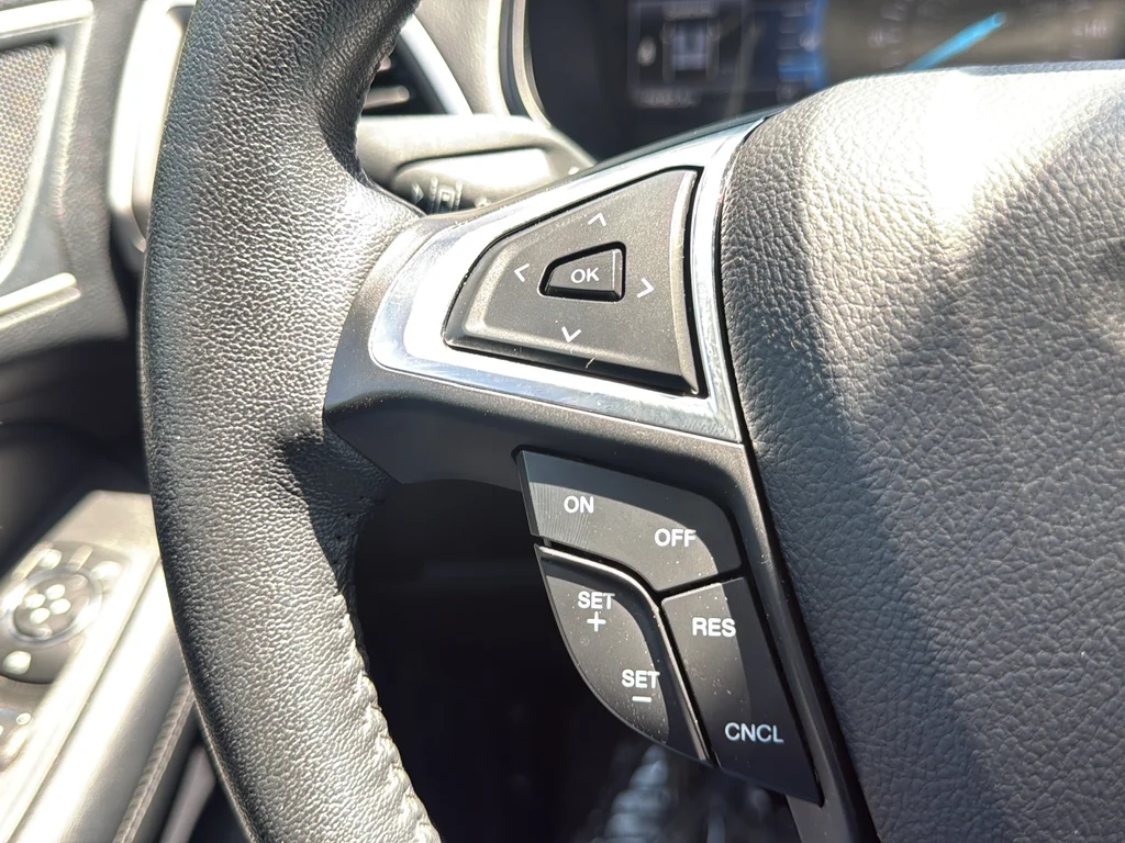 Used 2022 Green Ford SEL image 13