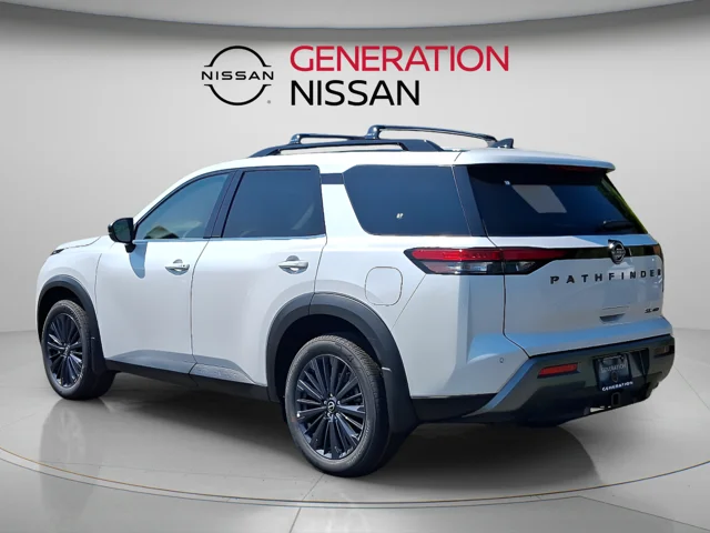 New 2026 Everest White Pearl TriCoat Nissan SL image 3