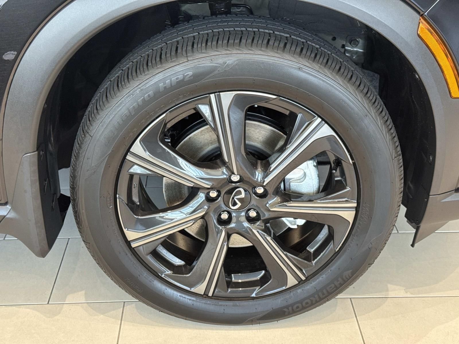 New 2027 MINERAL BLACK INFINITI Autograph AWD image 3