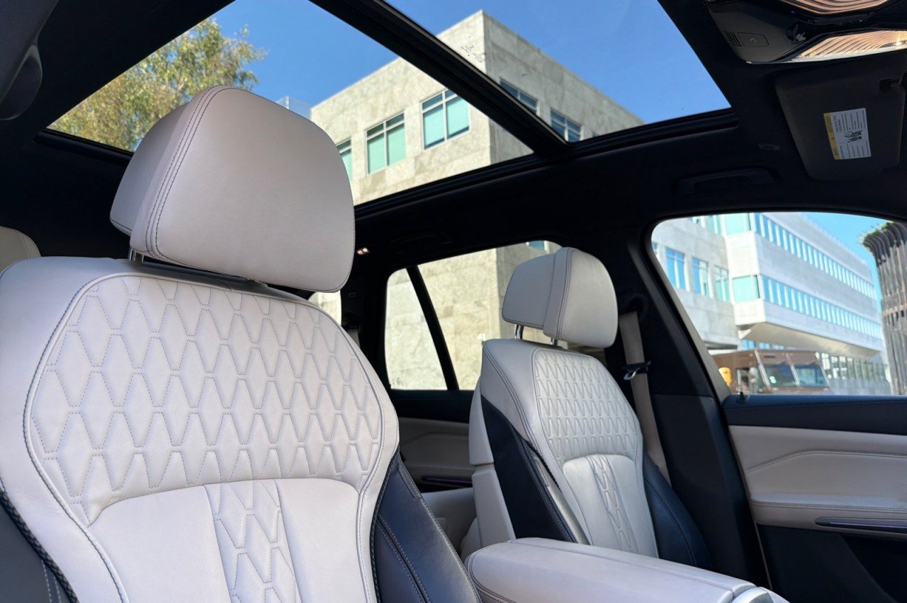 Used 2020 WHITE BMW sDrive40i image 16