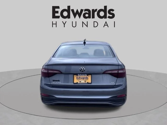Used 2024 Gray Volkswagen 1.5T SE image 7
