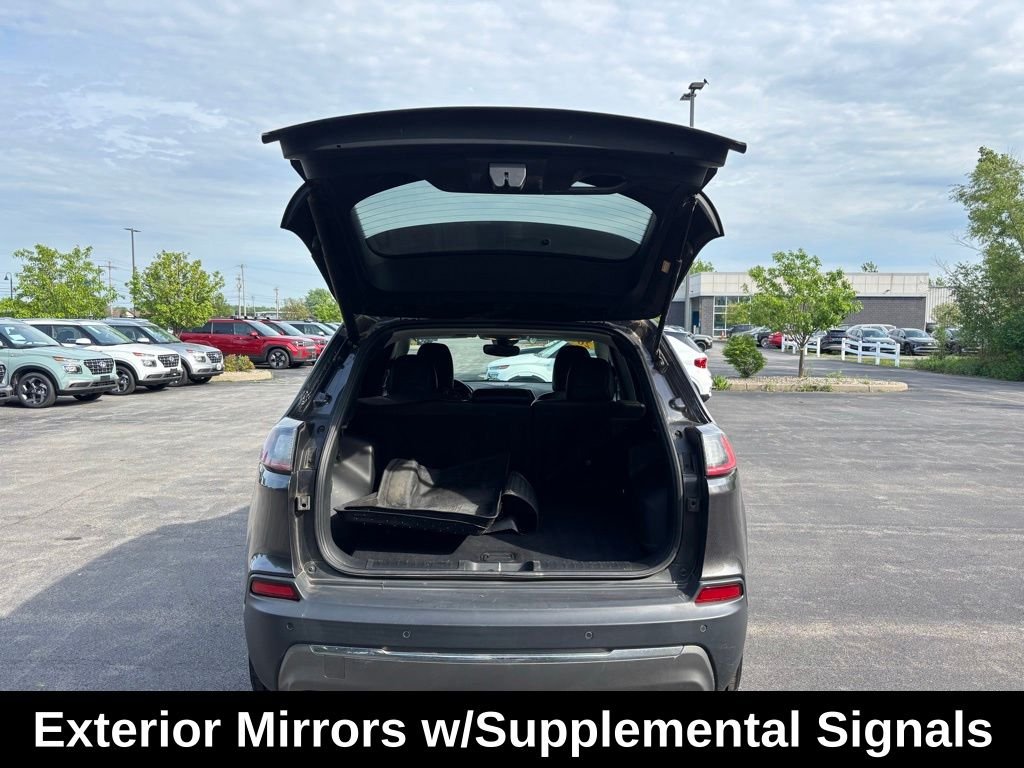 Used 2019 Gray Jeep Limited image 12