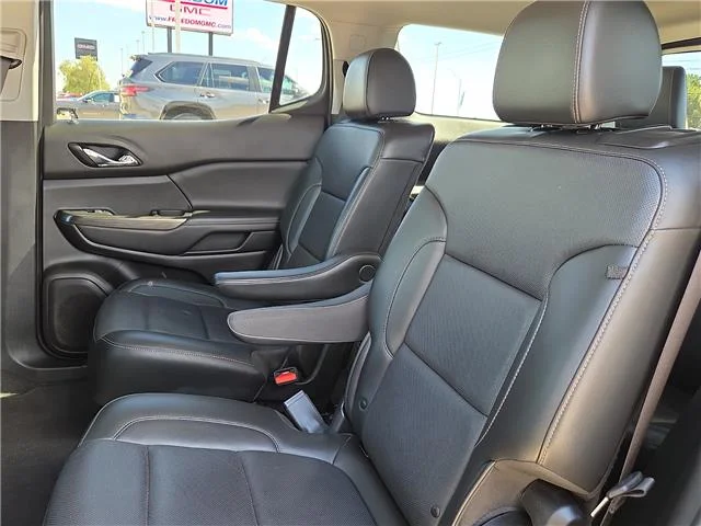 Used 2023 Sterling Metallic GMC SLT Front-Wheel Drive image 13