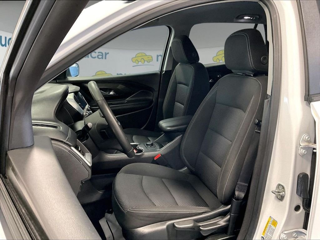 Used 2024 White GMC SLE image 10