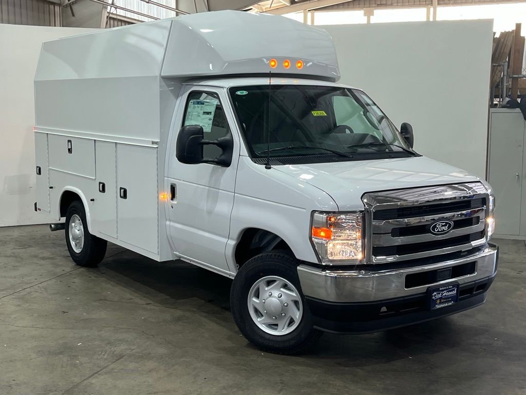 New 2026 White Ford Base image 6