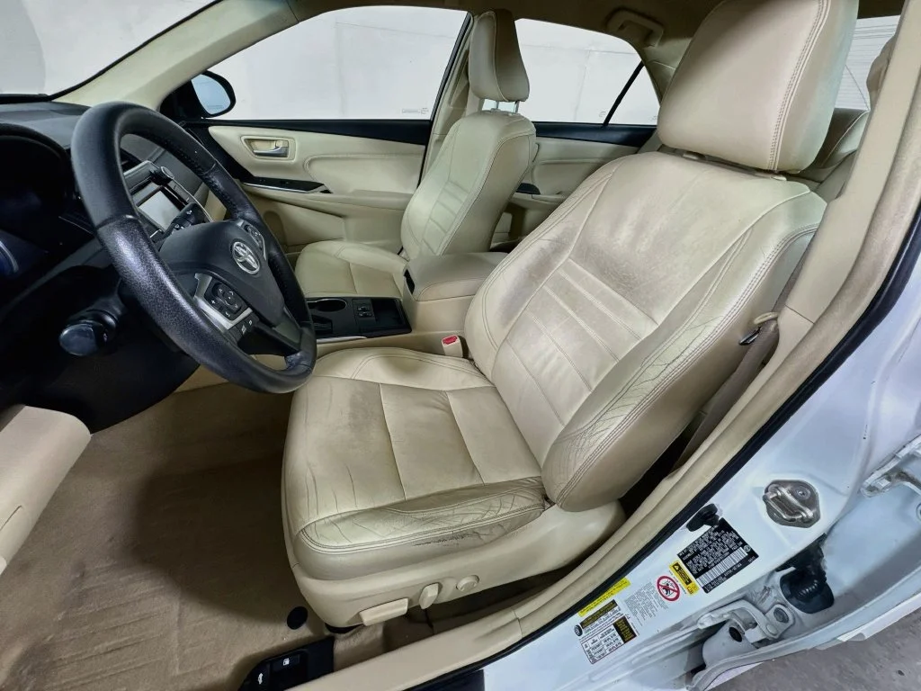 Used 2015 White Toyota XLE image 25