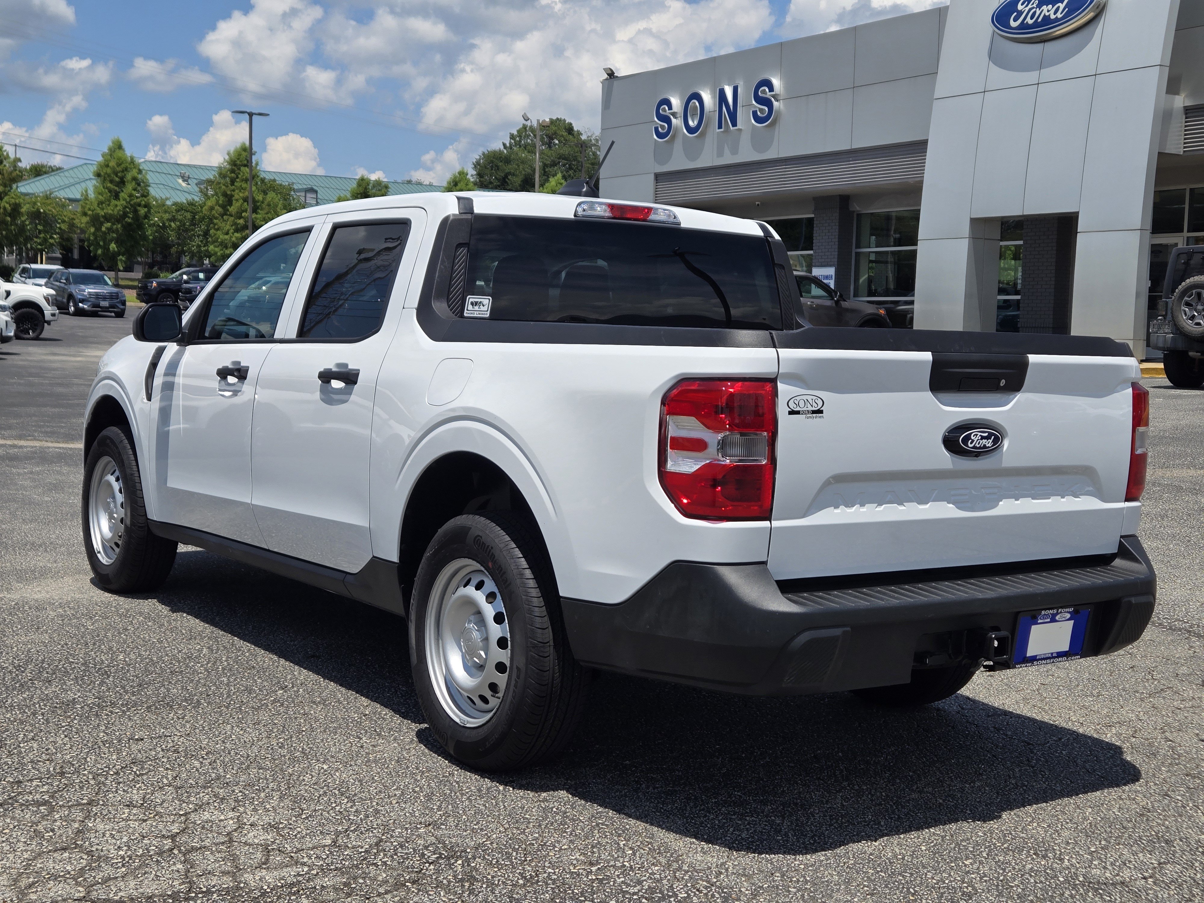 New 2026 Oxford White FORD XL image 12