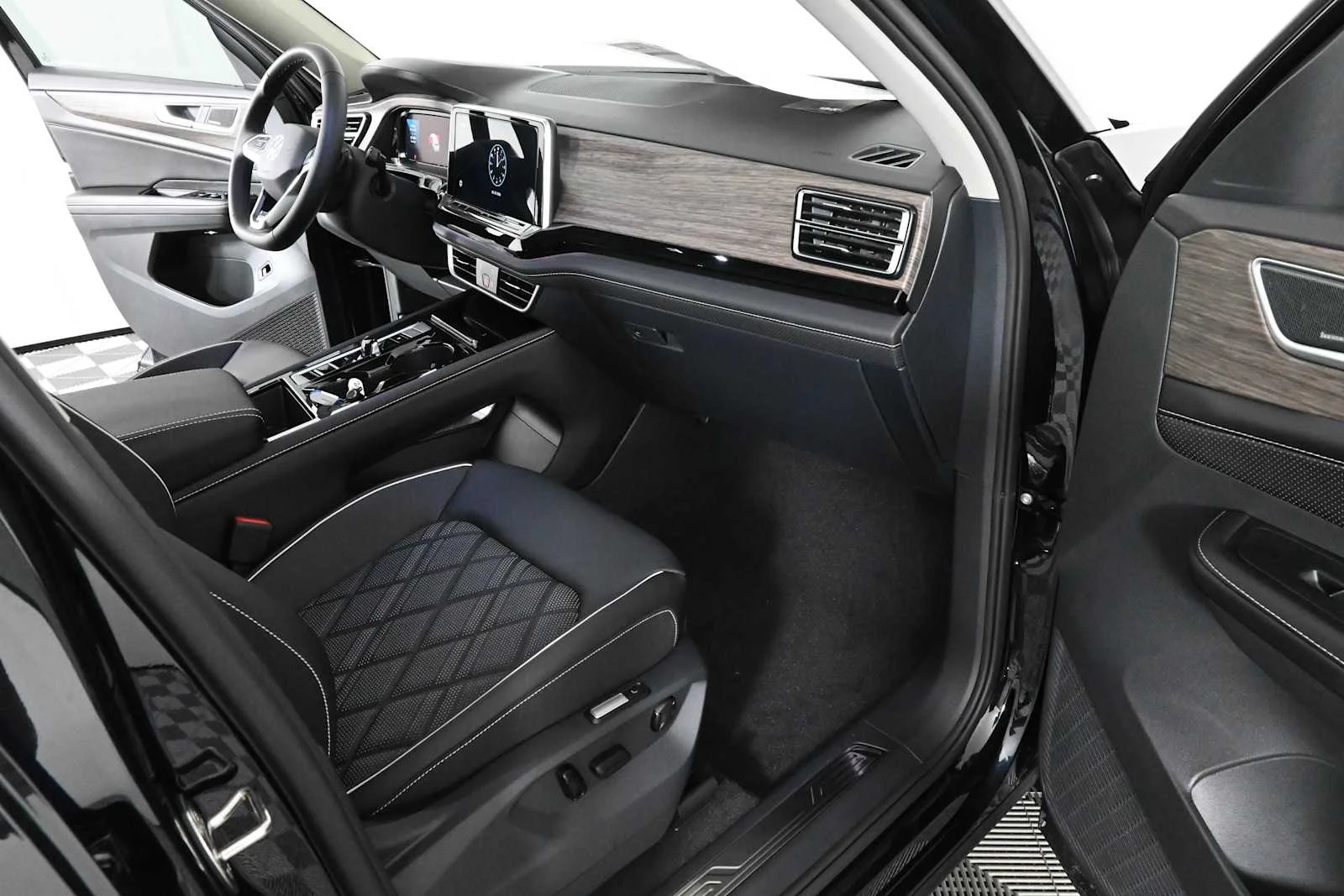 New 2026 Deep Black Pearl Volkswagen 2.0T SEL Premium R-Line image 12