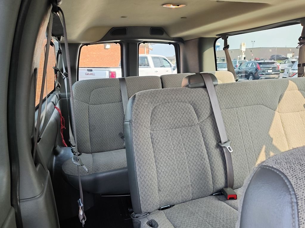 Used 2025 White Chevrolet LT image 24