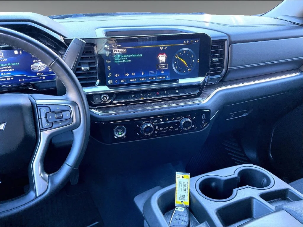 Used 2023 Black Chevrolet CrewCab 4x4 image 18