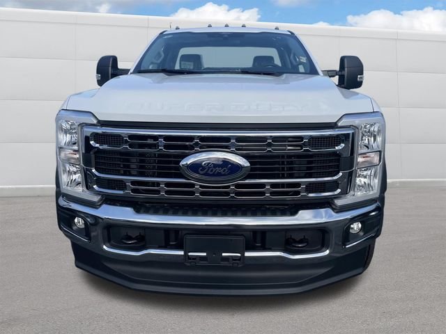 New 2026 Oxford White Ford F-550® XL image 5