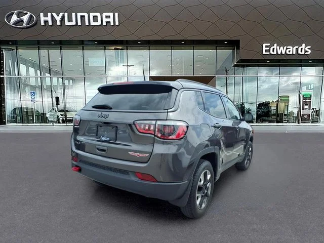 Used 2017 Gray Jeep Trailhawk image 3