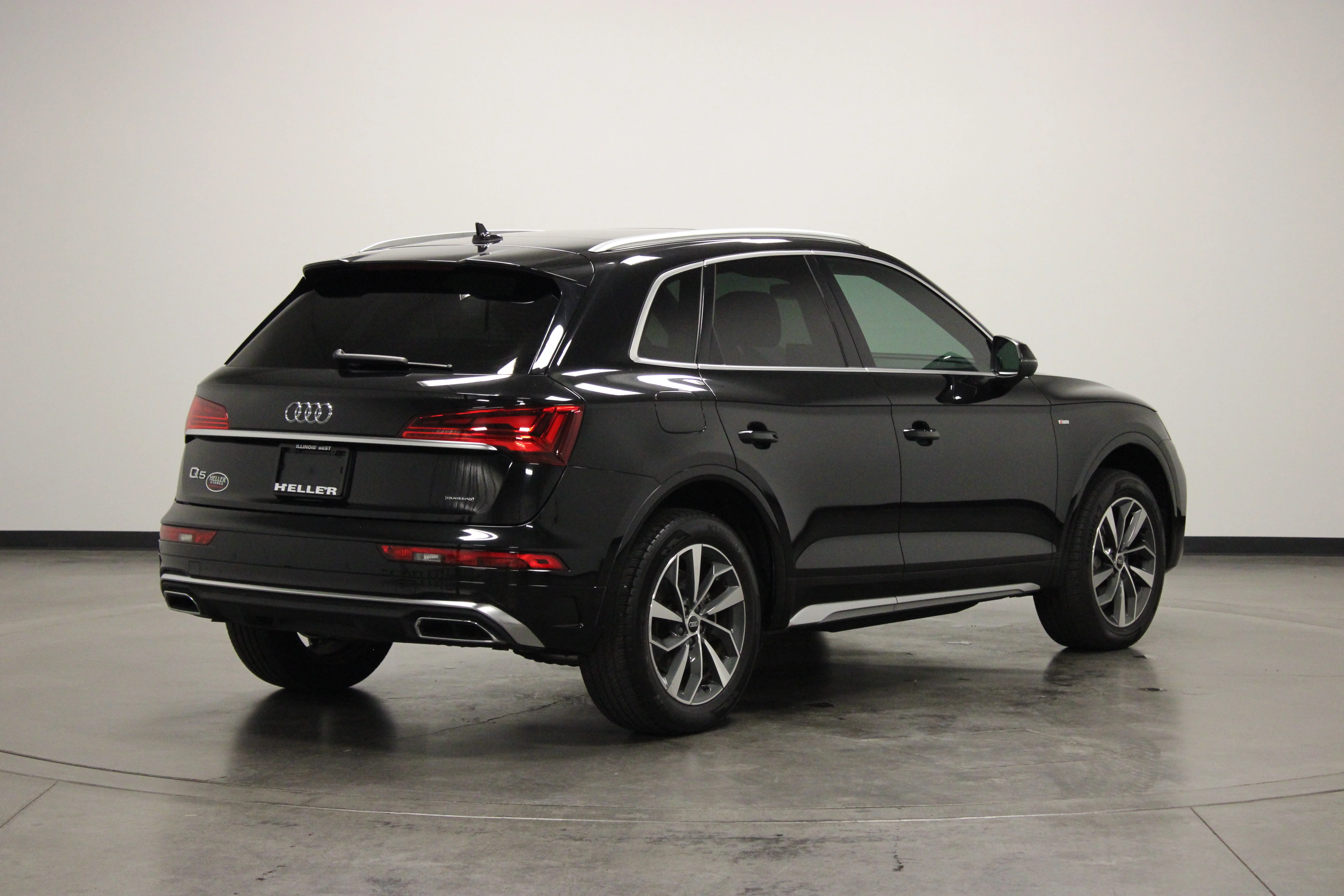 Used 2023 Black Metallic Audi 45 S line Premium image 8