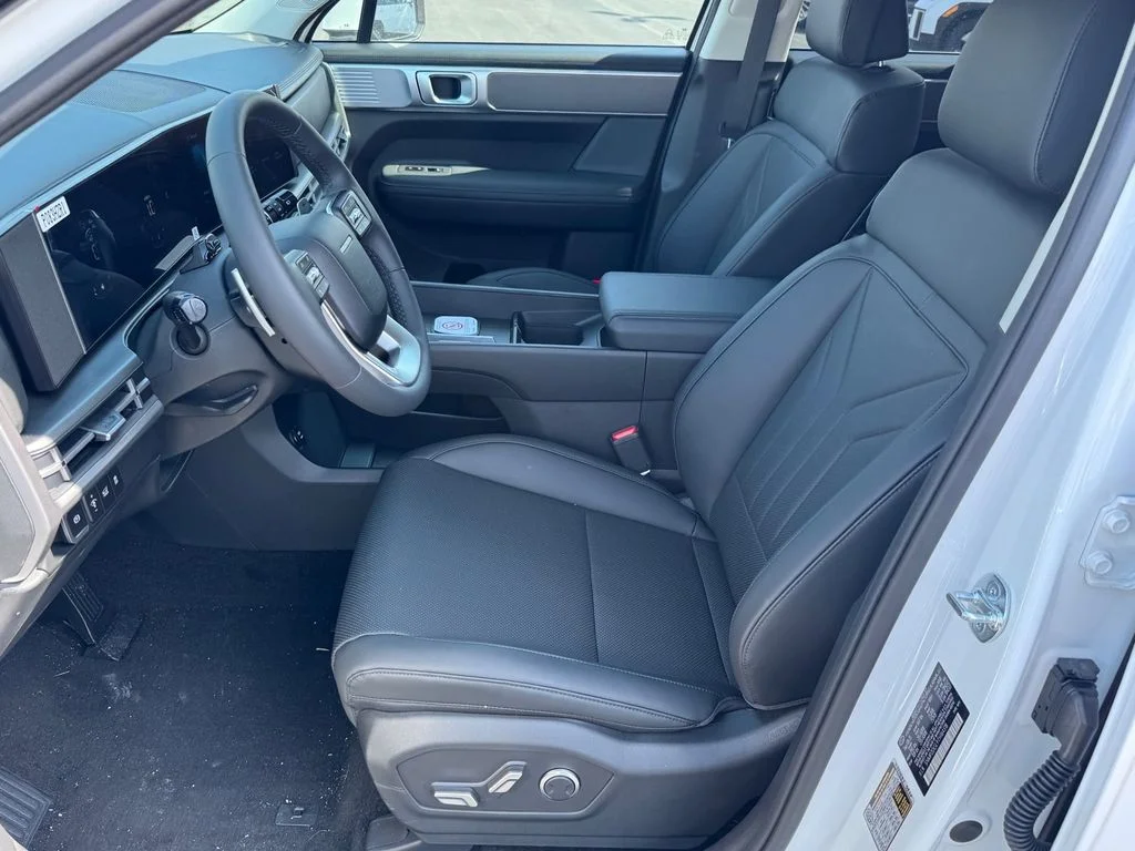 Used 2026 White Hyundai SEL image 7