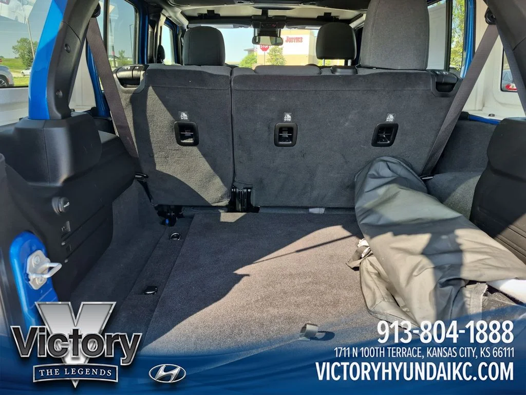 Used 2025 Blue Jeep Rubicon image 22
