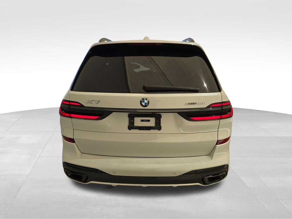 Used 2025 White Metallic BMW xDrive40i image 7