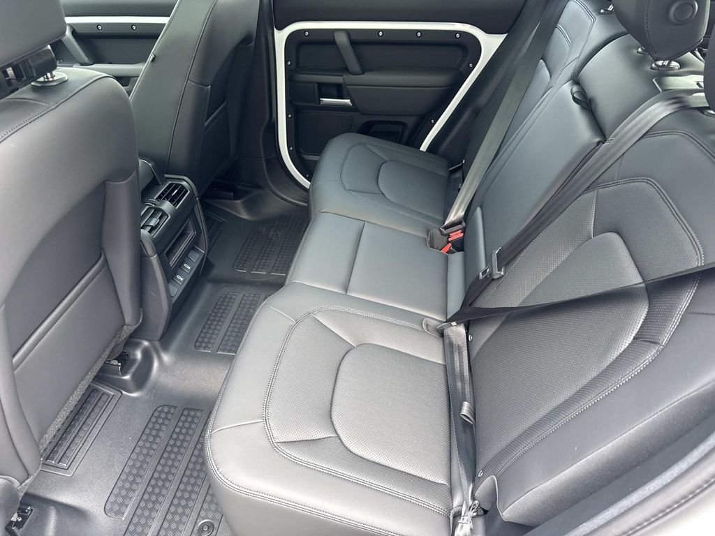 New 2026 Fuji White Land Rover S image 15