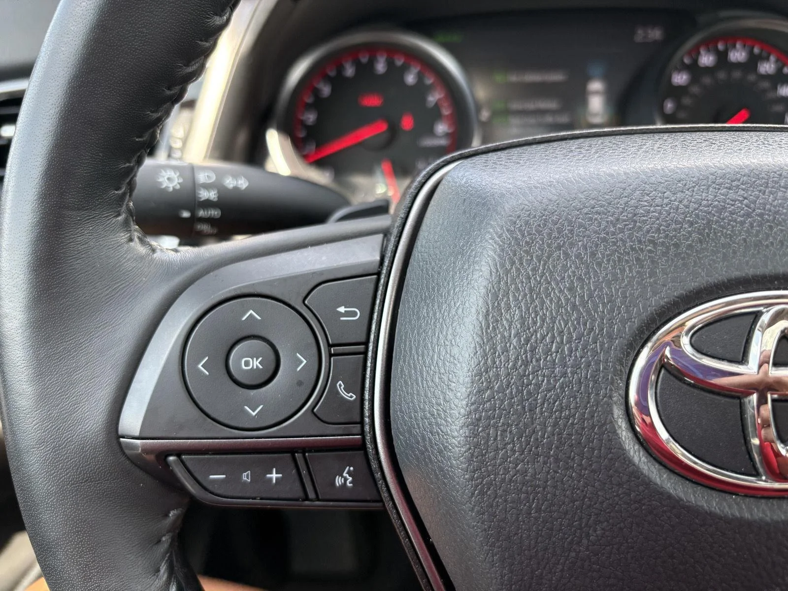 Used 2023 Midnight Black Metallic Toyota XSE V6 image 24