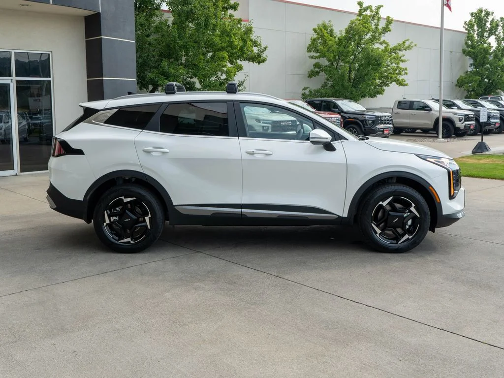 New 2026 Snow White Pearl Kia EX image 8