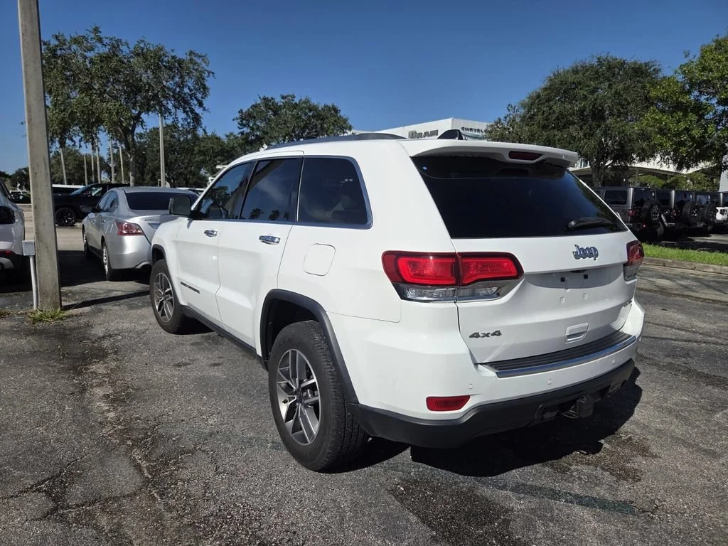 Used 2021 Bright White Clearcoat Jeep Limited image 4