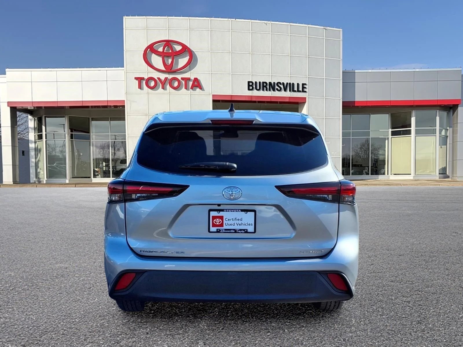 2024 Toyota Highlander LE - Photo 5