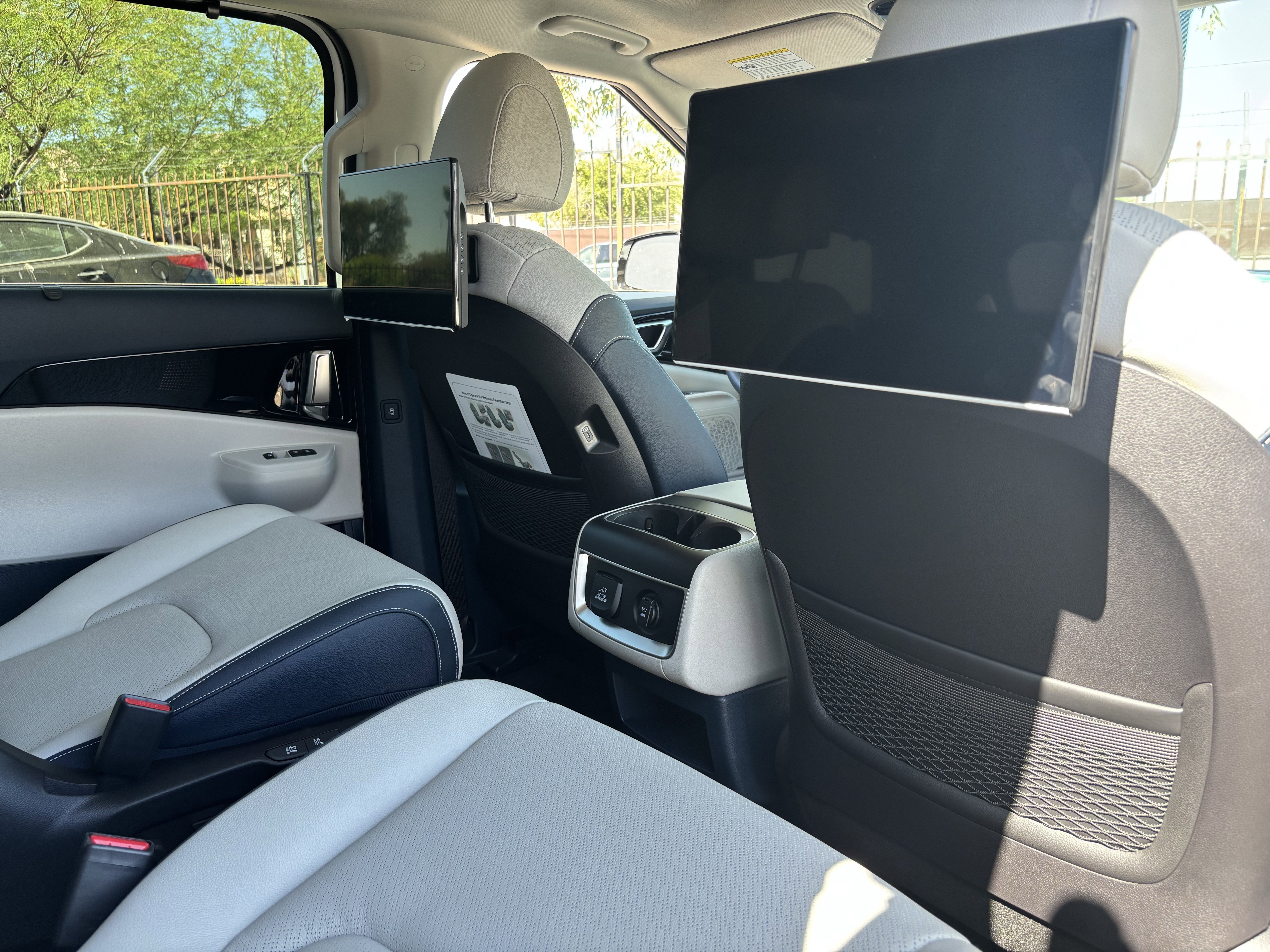 New 2026 Snow White Pearl Kia SX Prestige image 11