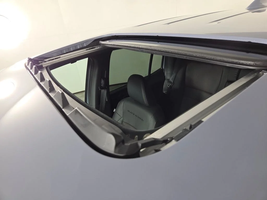 New 2026 Sonic Gray Pearl Honda Black Edition image 3