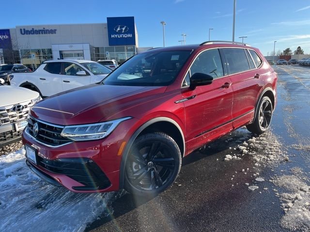 2024 Volkswagen Tiguan SE R-LINE BLACK