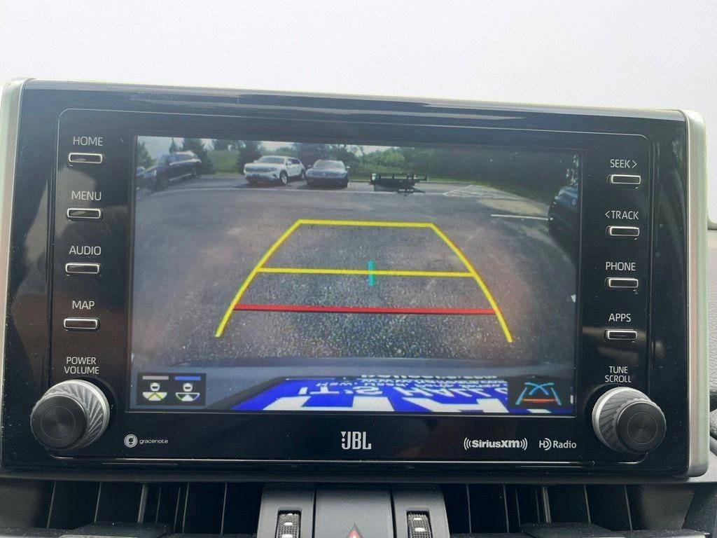 Used 2021 Silver Toyota XLE Premium image 17