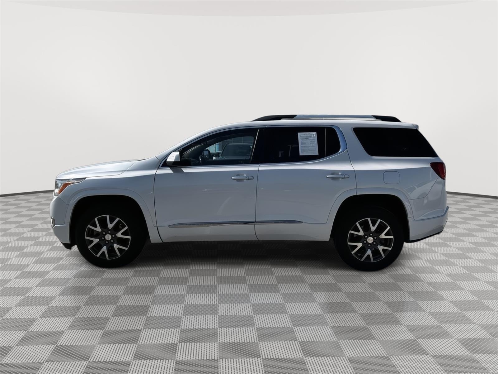 Used 2018 GMC Acadia Denali with VIN 1GKKNXLS8JZ188929 for sale in Kansas City
